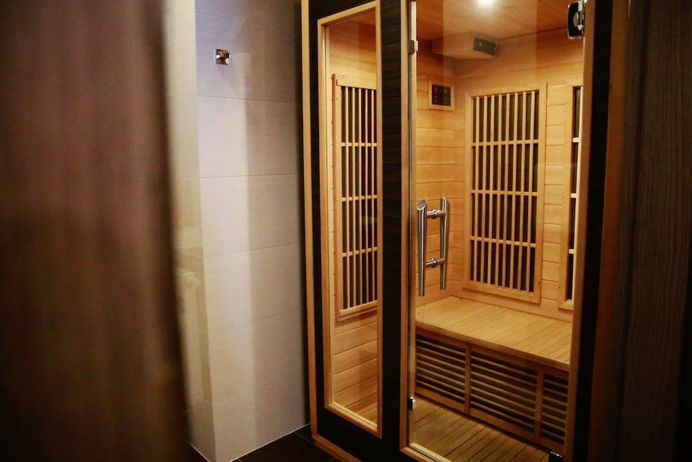Hotel Centrum Business Красков Екстериор снимка